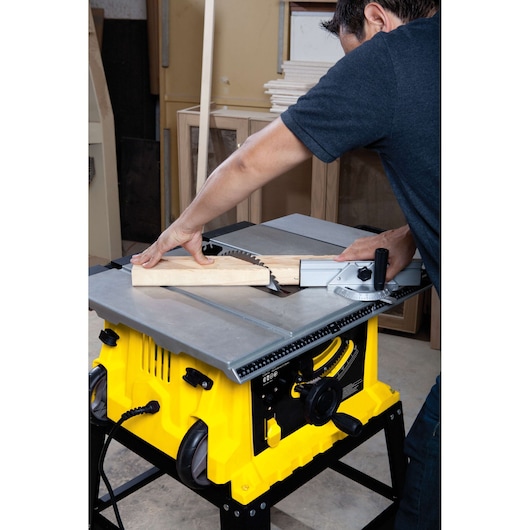 SIERRA DE MESA DE 10" (254MM) DE 1800W