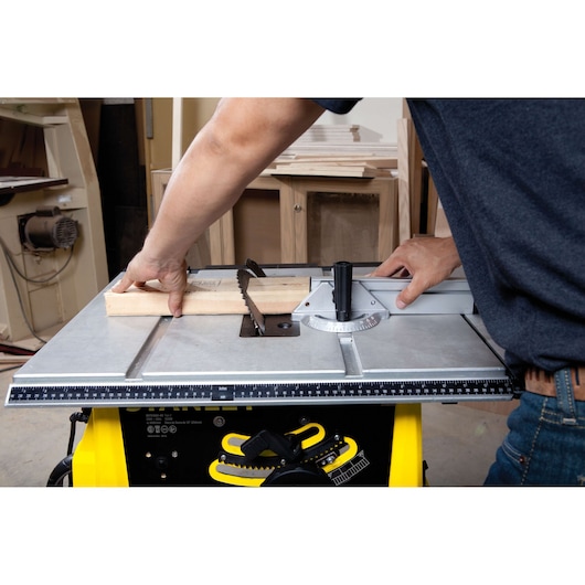 SIERRA DE MESA DE 10" (254MM) DE 1800W