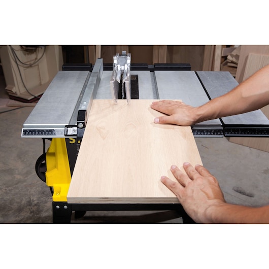 SIERRA DE MESA DE 10" (254MM) DE 1800W